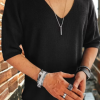 Camiseta de Manga Corta con Cuello en V para Hombre – Modas Aleja